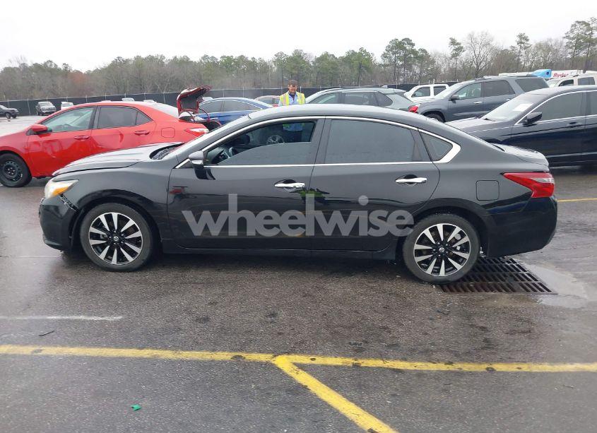 Photo 14 of 2018 Nissan Altima 2.5 SL (VIN 1N4AL3AP5JC221866)
