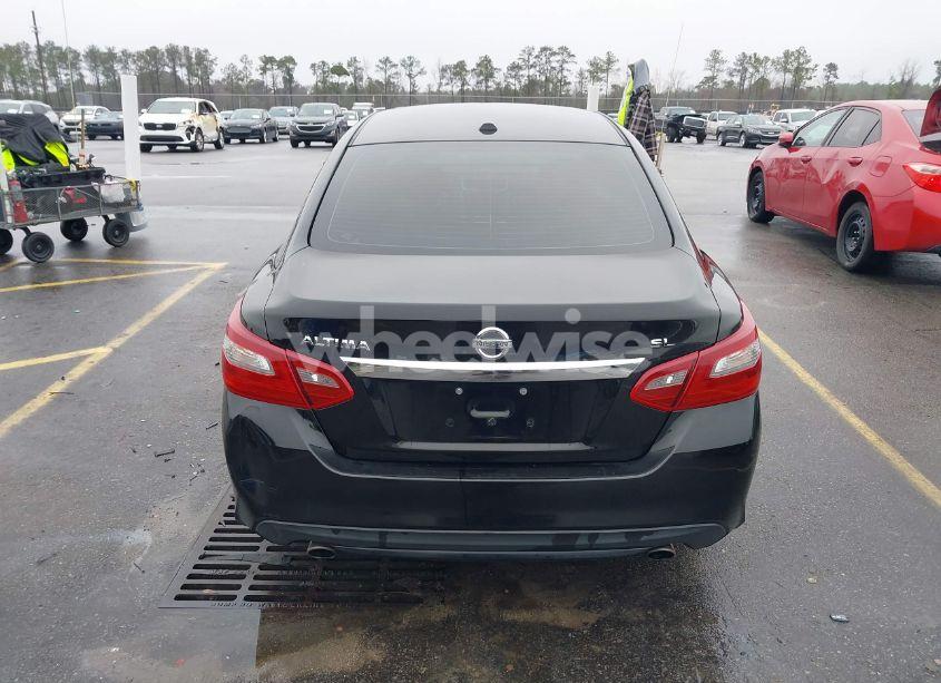 Photo 16 of 2018 Nissan Altima 2.5 SL (VIN 1N4AL3AP5JC221866)