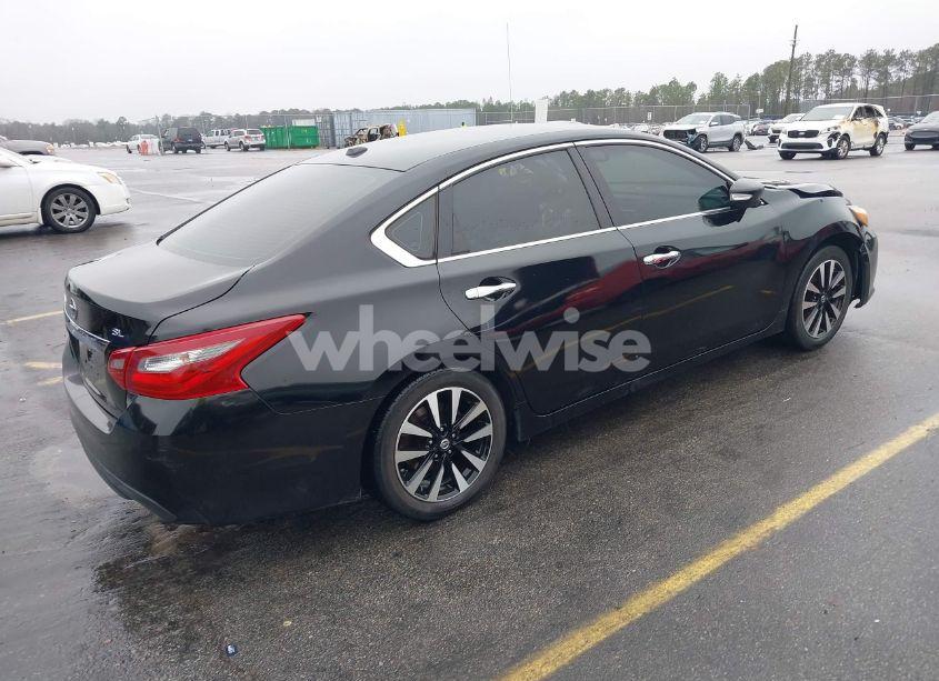 Photo 4 of 2018 Nissan Altima 2.5 SL (VIN 1N4AL3AP5JC221866)