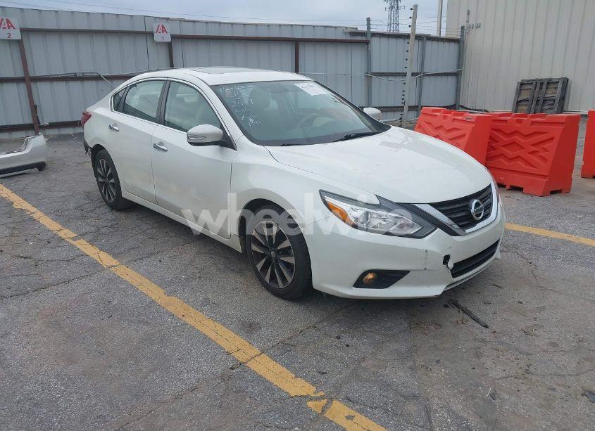 2018 Nissan Altima 2.5 SV (VIN 1N4AL3AP5JC222547) main photo