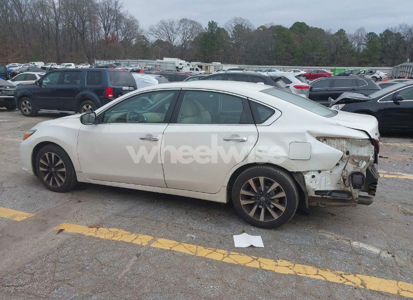 Photo 15 of 2018 Nissan Altima 2.5 SV (VIN 1N4AL3AP5JC222547)