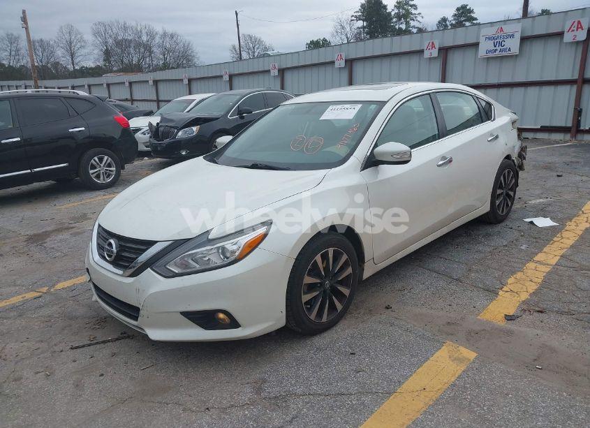 Photo 2 of 2018 Nissan Altima 2.5 SV (VIN 1N4AL3AP5JC222547)