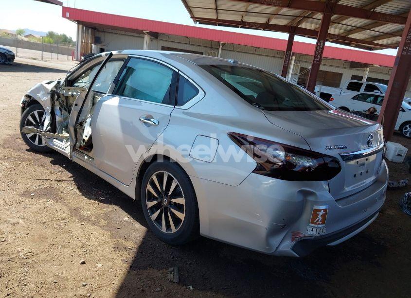 Photo 3 of 2018 Nissan Altima 2.5 SL (VIN 1N4AL3AP5JC224394)