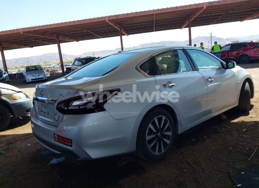 Photo 4 of 2018 Nissan Altima 2.5 SL (VIN 1N4AL3AP5JC224394)