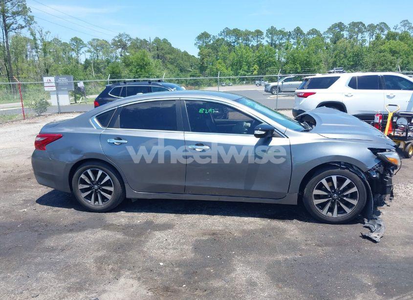 Photo 13 of 2018 Nissan Altima 2.5 SL (VIN 1N4AL3AP5JC234651)