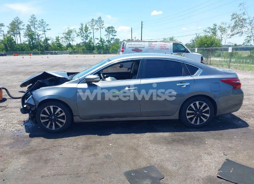 Photo 14 of 2018 Nissan Altima 2.5 SL (VIN 1N4AL3AP5JC234651)