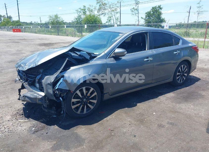 Photo 2 of 2018 Nissan Altima 2.5 SL (VIN 1N4AL3AP5JC234651)