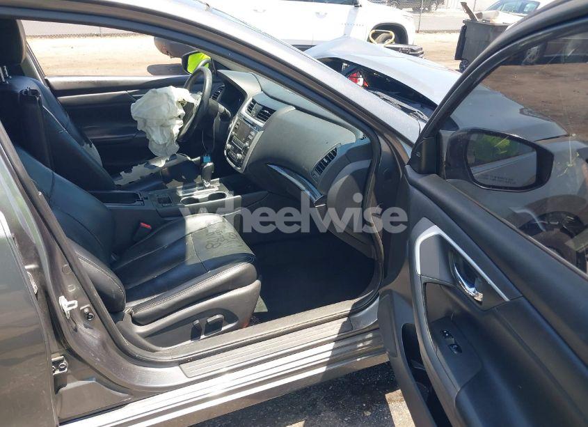 Photo 5 of 2018 Nissan Altima 2.5 SL (VIN 1N4AL3AP5JC234651)