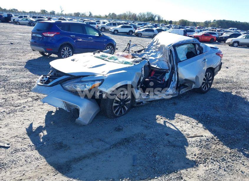 Photo 2 of 2018 Nissan Altima 2.5 SL (VIN 1N4AL3AP5JC241194)