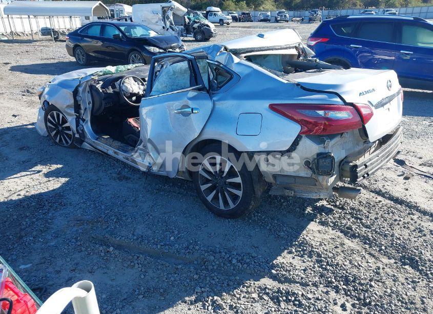 Photo 3 of 2018 Nissan Altima 2.5 SL (VIN 1N4AL3AP5JC241194)