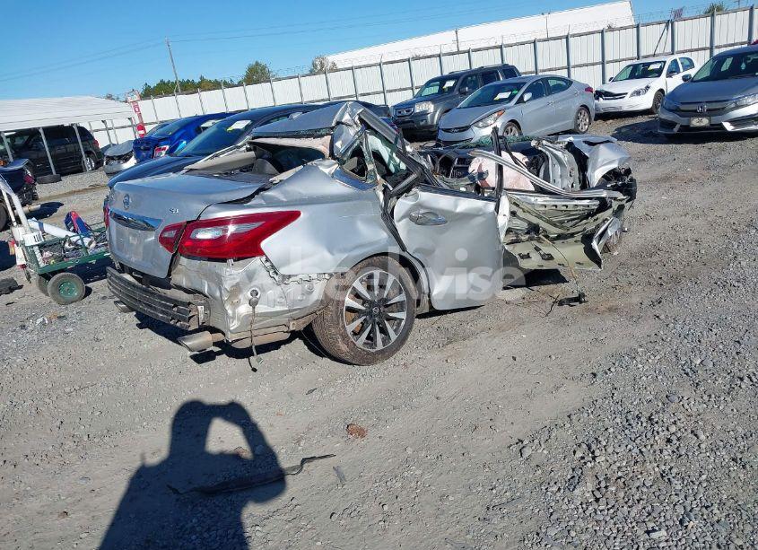 Photo 4 of 2018 Nissan Altima 2.5 SL (VIN 1N4AL3AP5JC241194)