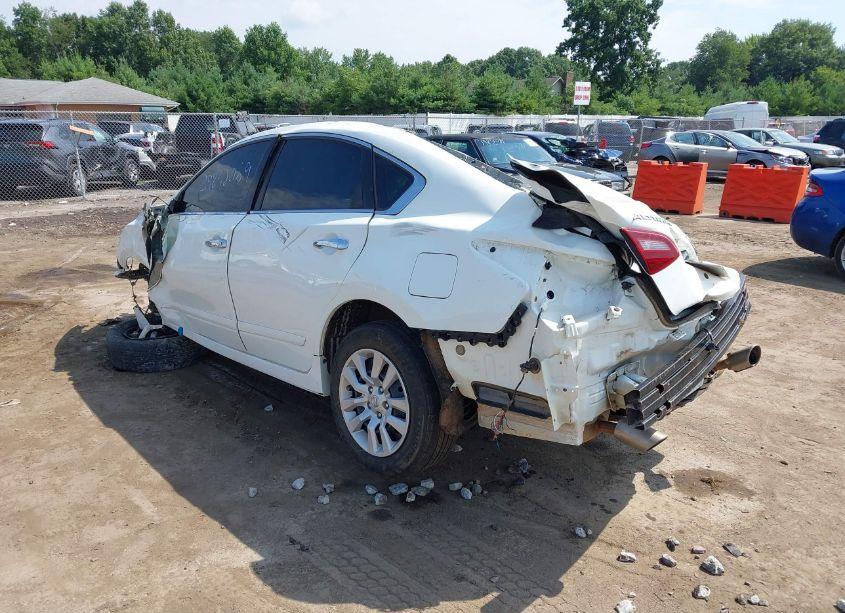 Photo 3 of 2018 Nissan Altima 2.5 S (VIN 1N4AL3AP5JC243690)