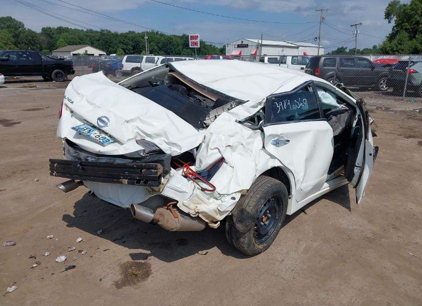 Photo 4 of 2018 Nissan Altima 2.5 S (VIN 1N4AL3AP5JC243690)