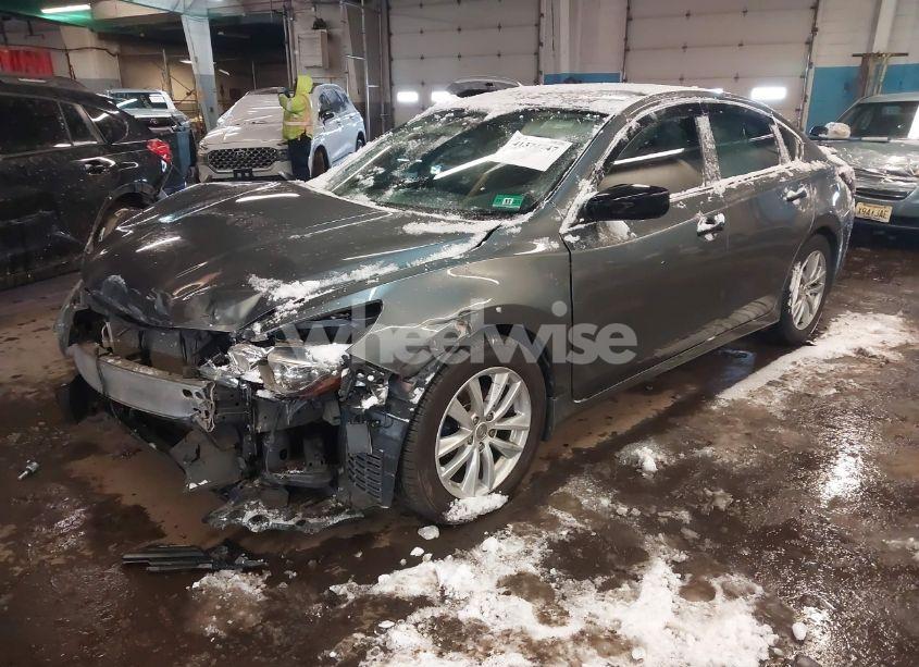 Photo 2 of 2018 Nissan Altima 2.5 SR (VIN 1N4AL3AP5JC248257)