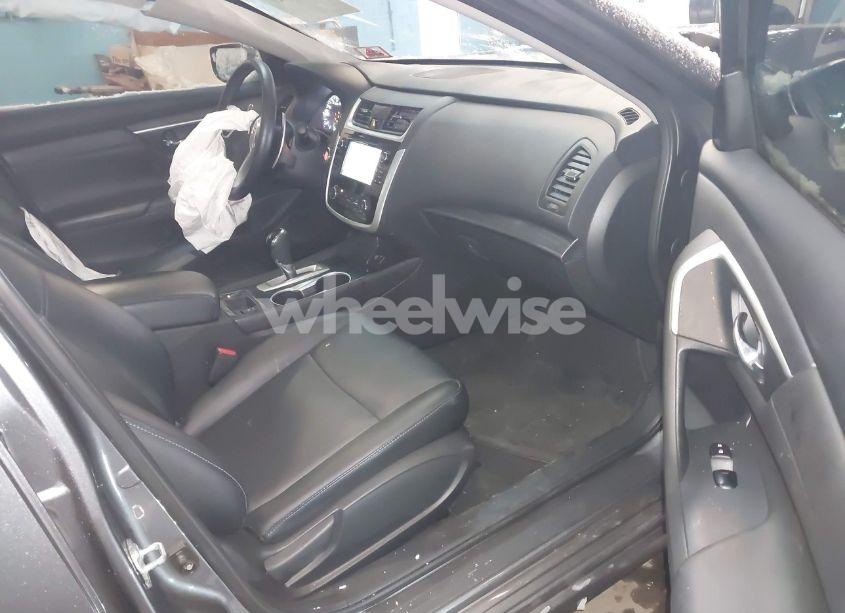 Photo 5 of 2018 Nissan Altima 2.5 SR (VIN 1N4AL3AP5JC248257)