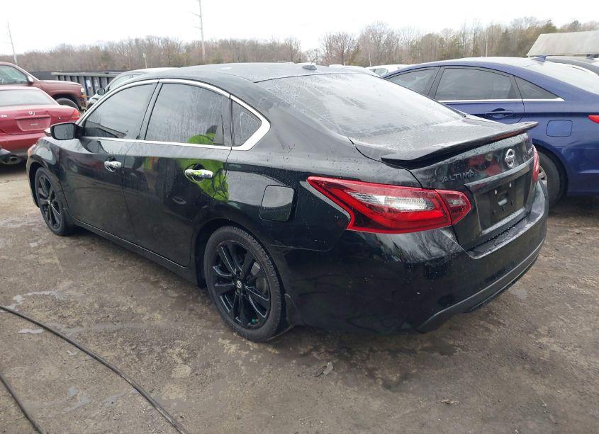 Photo 3 of 2018 Nissan Altima 2.5 SR (VIN 1N4AL3AP5JC262112)