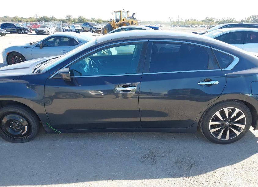 Photo 15 of 2018 Nissan Altima 2.5 SV (VIN 1N4AL3AP5JC263132)
