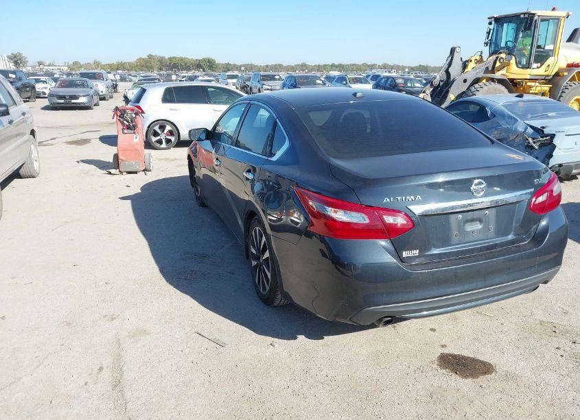 Photo 3 of 2018 Nissan Altima 2.5 SV (VIN 1N4AL3AP5JC263132)