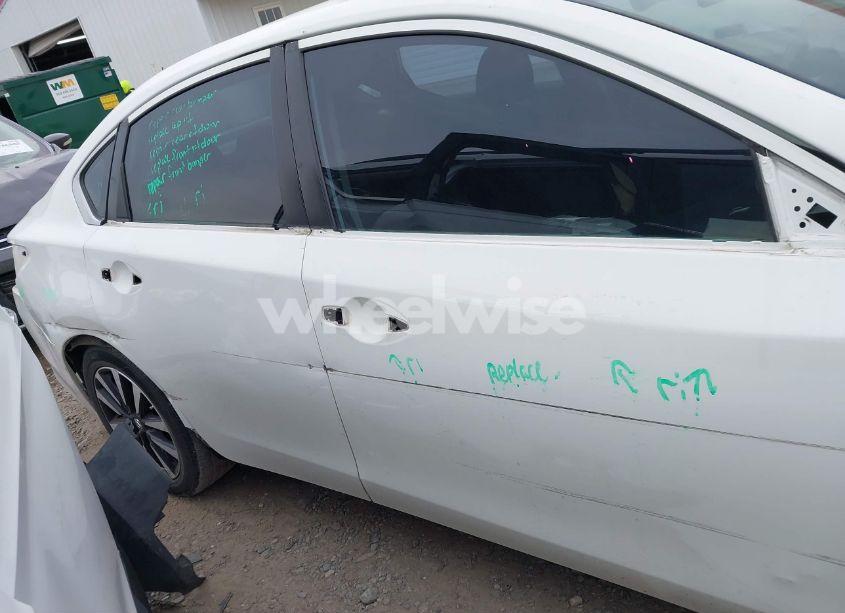 Photo 14 of 2018 Nissan Altima 2.5 SV (VIN 1N4AL3AP5JC266306)