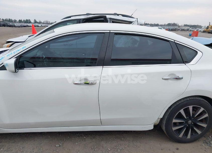 Photo 15 of 2018 Nissan Altima 2.5 SV (VIN 1N4AL3AP5JC266306)