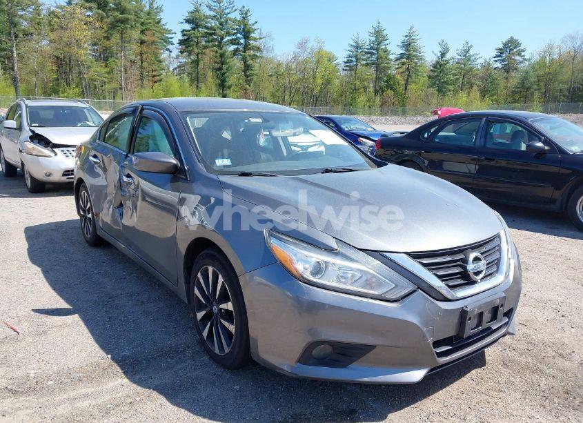 2018 Nissan Altima 2.5 SV (VIN 1N4AL3AP5JC270792) main photo