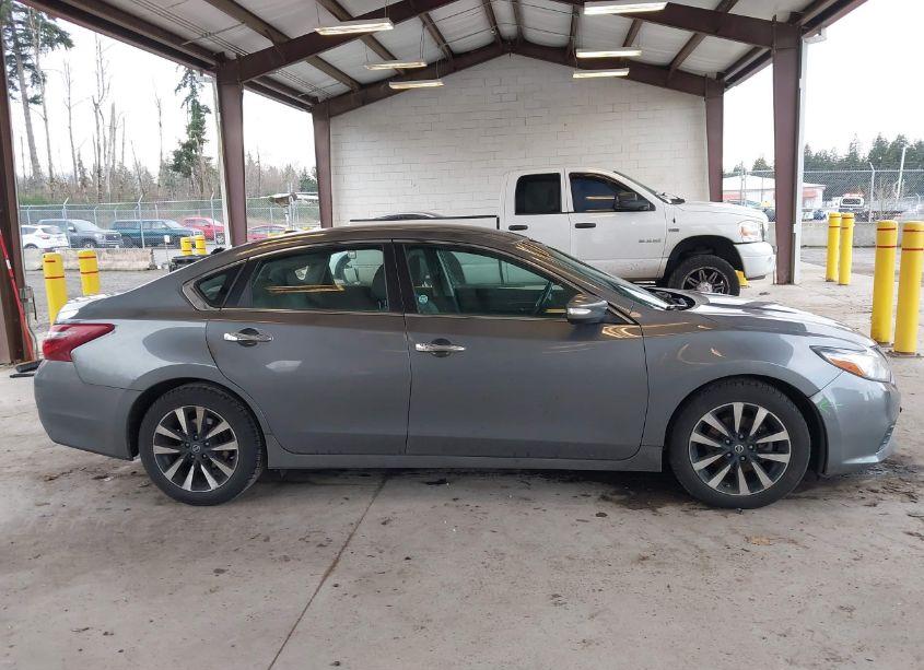 Photo 13 of 2018 Nissan Altima 2.5 SL (VIN 1N4AL3AP5JC280805)