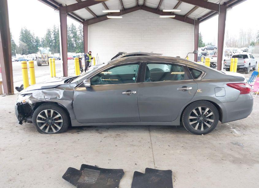 Photo 14 of 2018 Nissan Altima 2.5 SL (VIN 1N4AL3AP5JC280805)