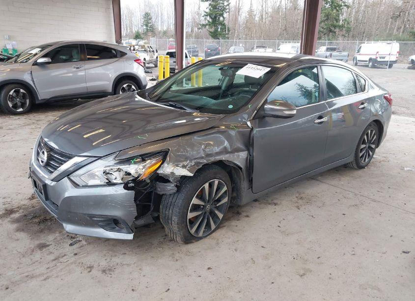 Photo 2 of 2018 Nissan Altima 2.5 SL (VIN 1N4AL3AP5JC280805)