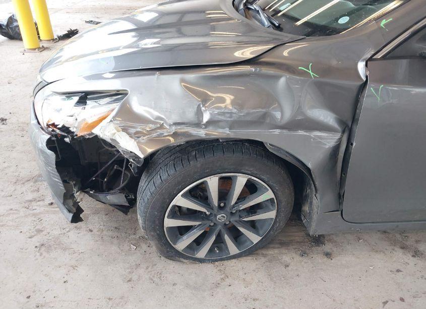 Photo 6 of 2018 Nissan Altima 2.5 SL (VIN 1N4AL3AP5JC280805)