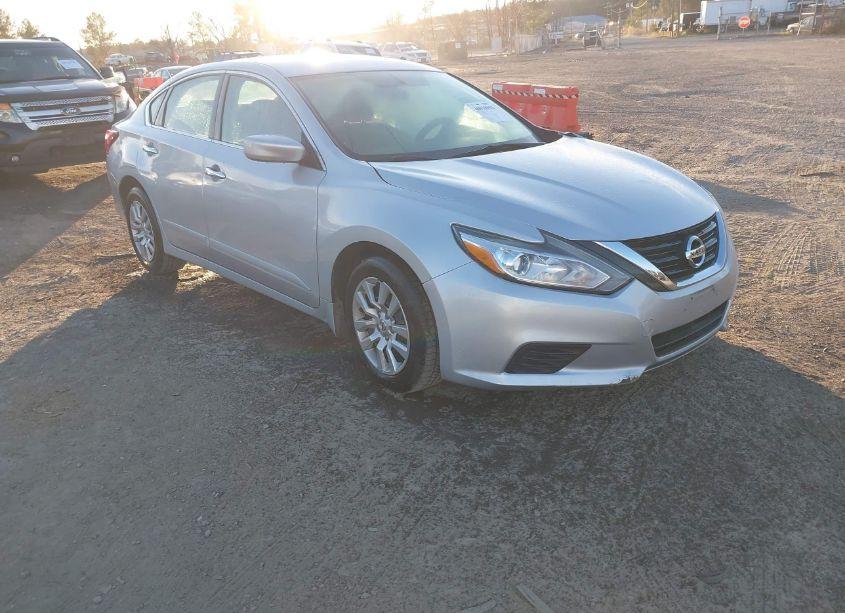2018 Nissan Altima 2.5 S (VIN 1N4AL3AP5JC281162) main photo