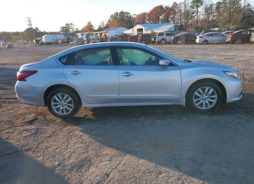 Photo 13 of 2018 Nissan Altima 2.5 S (VIN 1N4AL3AP5JC281162)