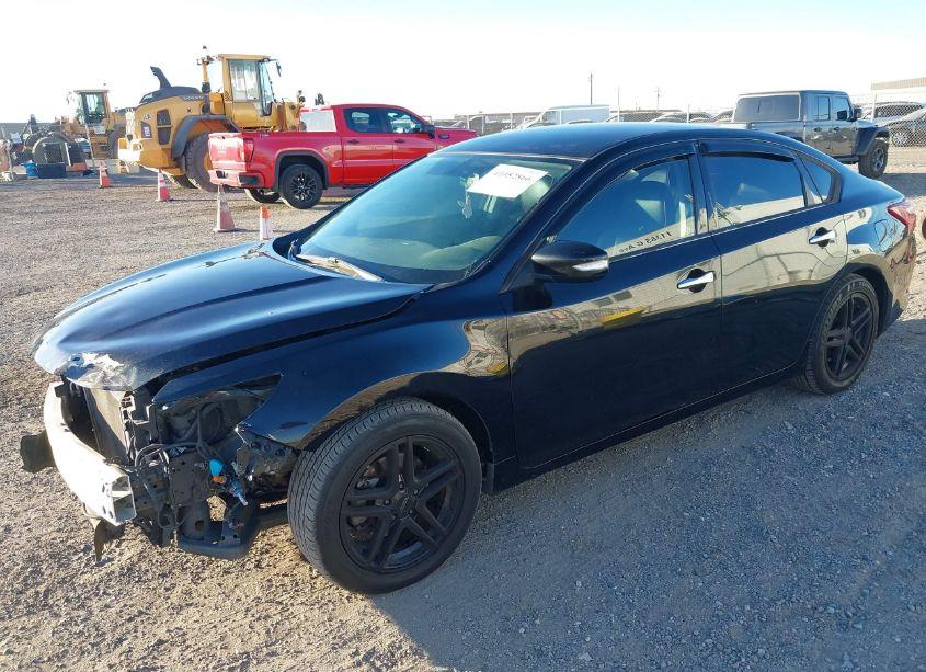 Photo 2 of 2018 Nissan Altima 2.5 SL (VIN 1N4AL3AP5JC281789)