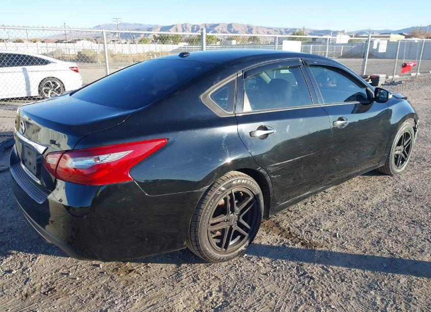 Photo 4 of 2018 Nissan Altima 2.5 SL (VIN 1N4AL3AP5JC281789)