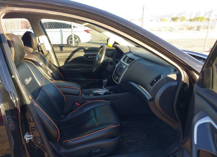 Photo 5 of 2018 Nissan Altima 2.5 SL (VIN 1N4AL3AP5JC281789)