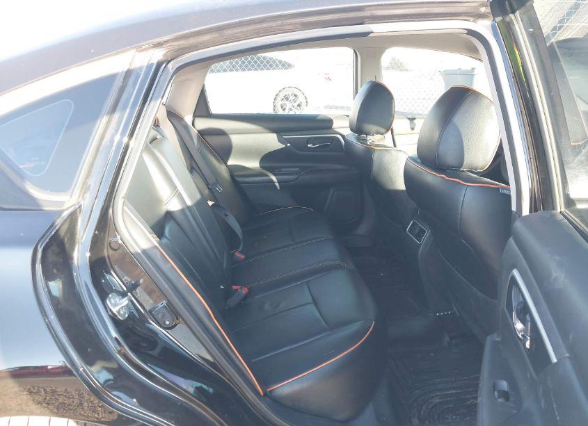 Photo 8 of 2018 Nissan Altima 2.5 SL (VIN 1N4AL3AP5JC281789)