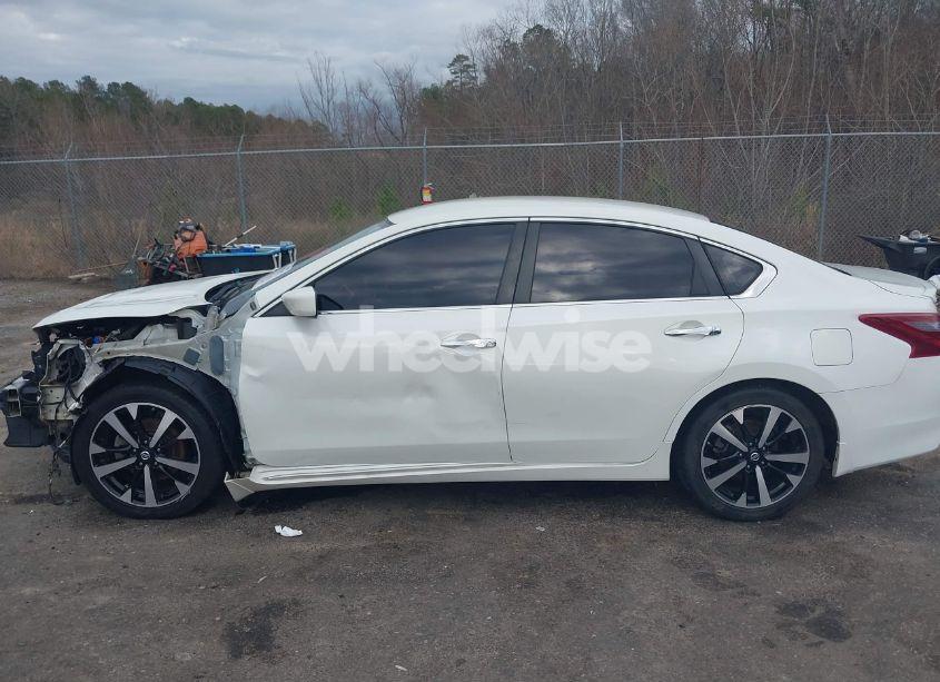 Photo 15 of 2018 Nissan Altima 2.5 SR (VIN 1N4AL3AP5JC283610)