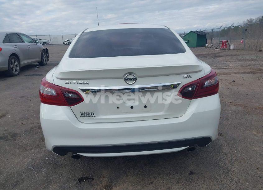 Photo 17 of 2018 Nissan Altima 2.5 SR (VIN 1N4AL3AP5JC283610)