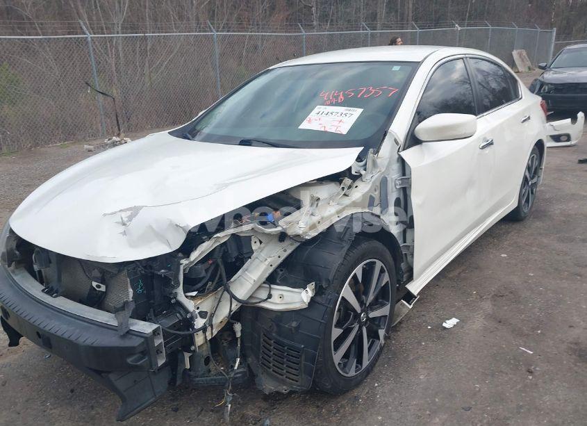 Photo 6 of 2018 Nissan Altima 2.5 SR (VIN 1N4AL3AP5JC283610)