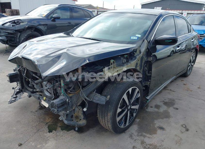 Photo 2 of 2018 Nissan Altima 2.5 SR (VIN 1N4AL3AP5JC474055)