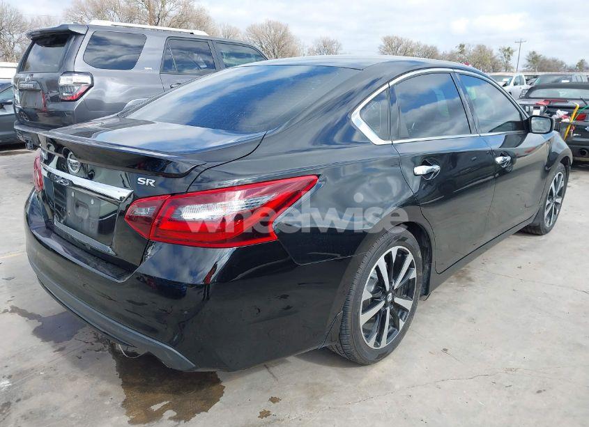 Photo 4 of 2018 Nissan Altima 2.5 SR (VIN 1N4AL3AP5JC474055)