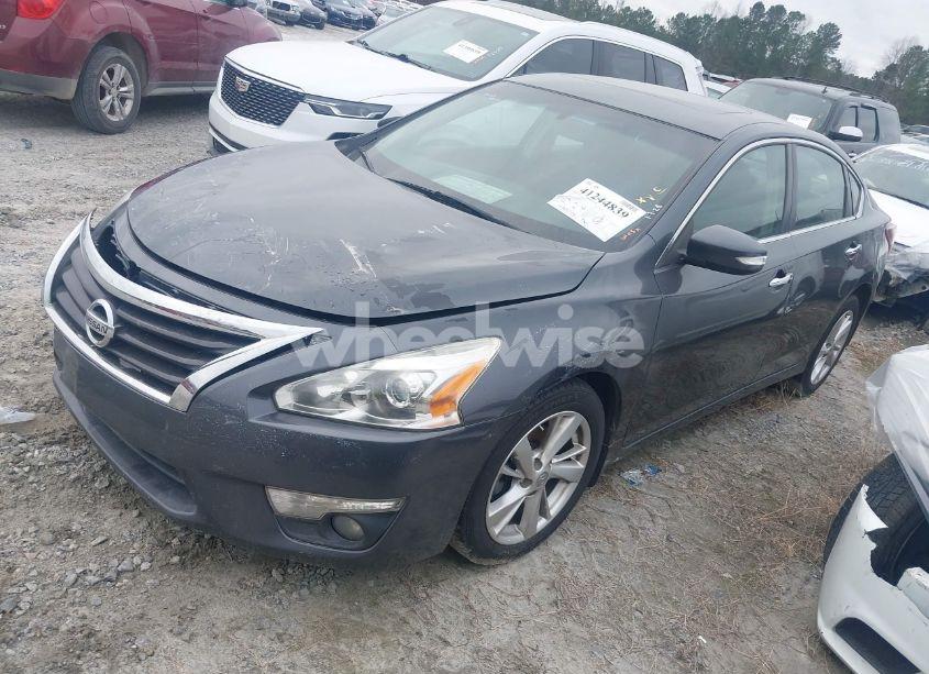 Photo 2 of 2013 Nissan Altima 2.5 SV (VIN 1N4AL3AP6DN443700)