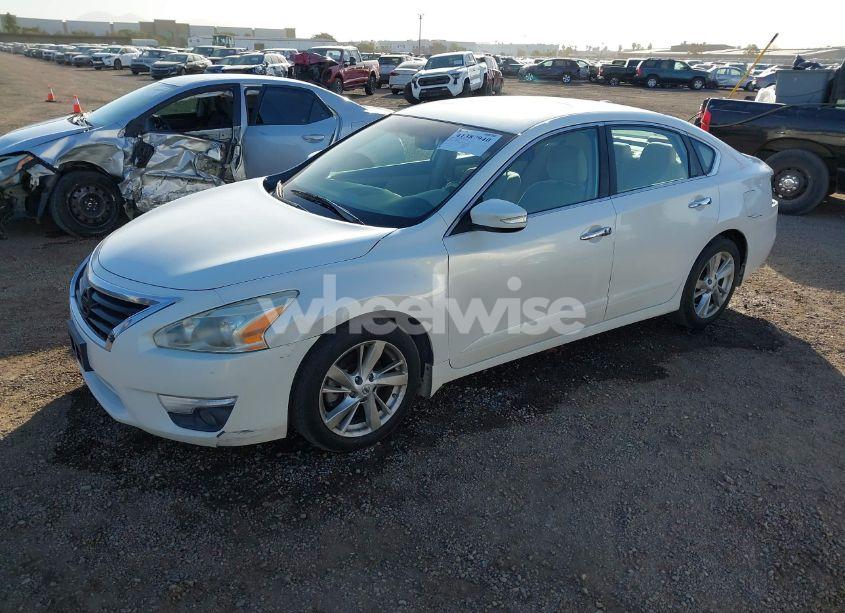 Photo 2 of 2014 Nissan Altima 2.5 SV (VIN 1N4AL3AP6EC401122)