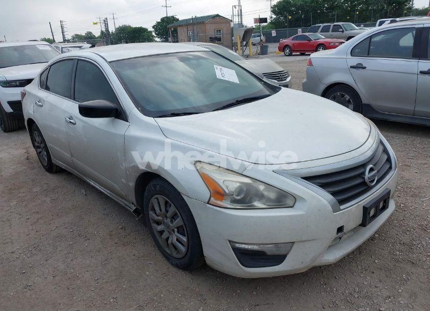 2014 Nissan Altima 2.5 S (VIN 1N4AL3AP6EN346630) main photo