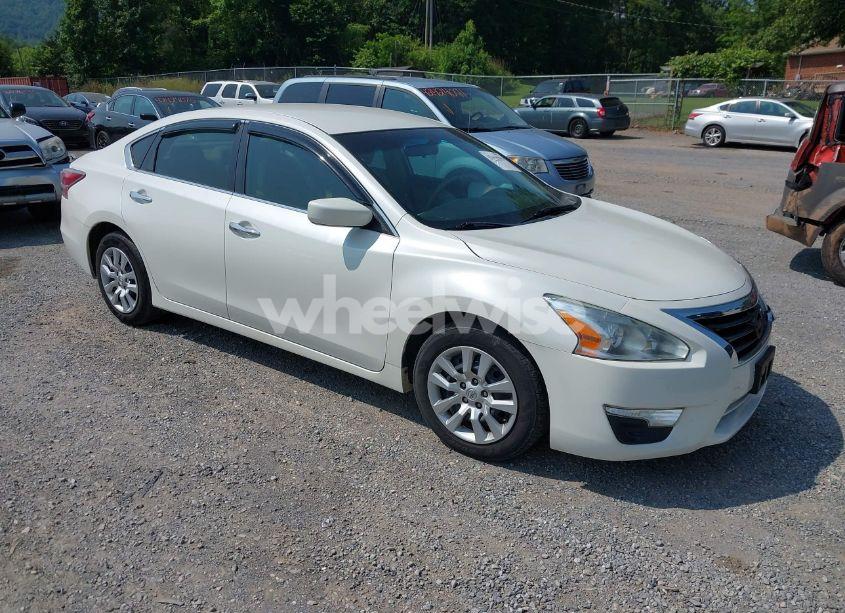 2015 Nissan Altima 2.5 (VIN 1N4AL3AP6FC100268) main photo