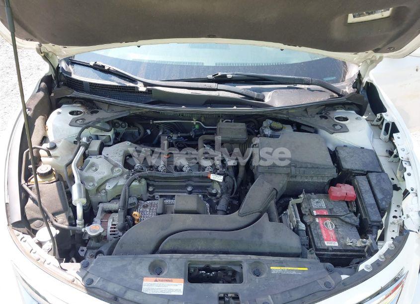 Photo 10 of 2015 Nissan Altima 2.5 (VIN 1N4AL3AP6FC100268)
