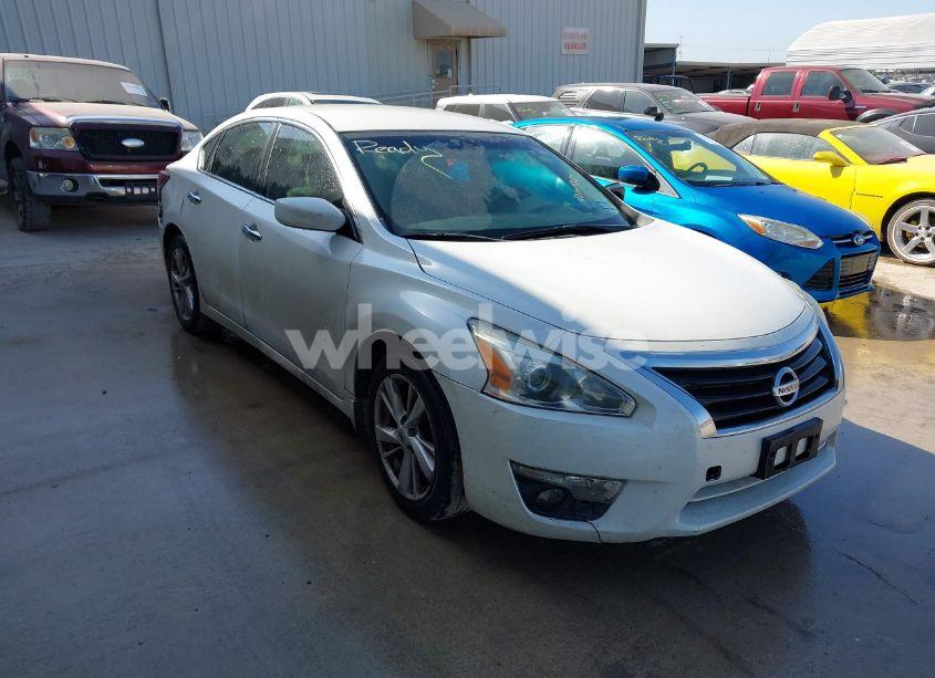 2015 Nissan Altima 2.5 SV (VIN 1N4AL3AP6FC129575) main photo