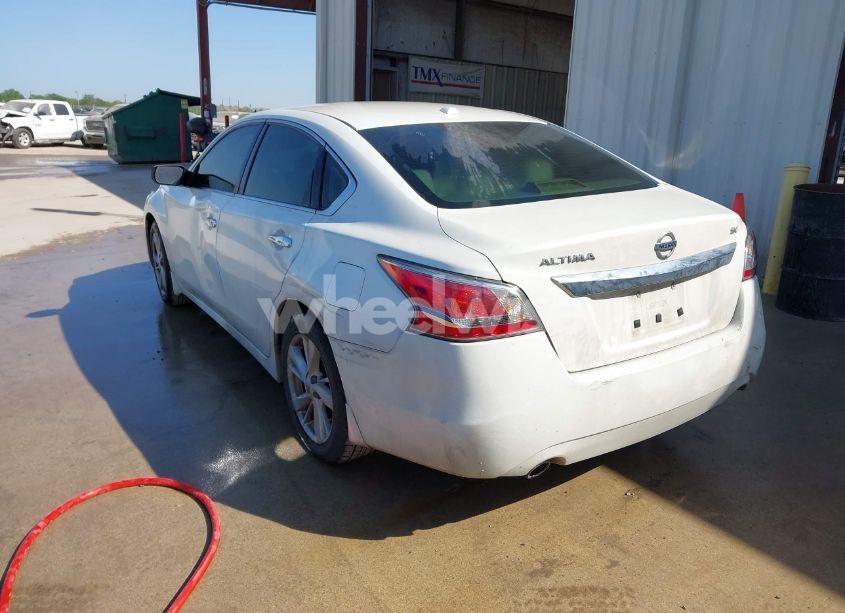 Photo 3 of 2015 Nissan Altima 2.5 SV (VIN 1N4AL3AP6FC129575)