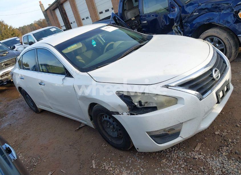 2015 Nissan Altima 2.5/2.5 S/2.5 SL/2.5 SV (VIN 1N4AL3AP6FC130130) main photo