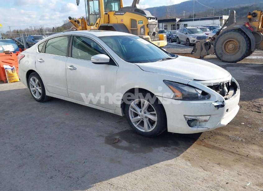 2015 Nissan Altima 2.5 SV (VIN 1N4AL3AP6FC135134) main photo
