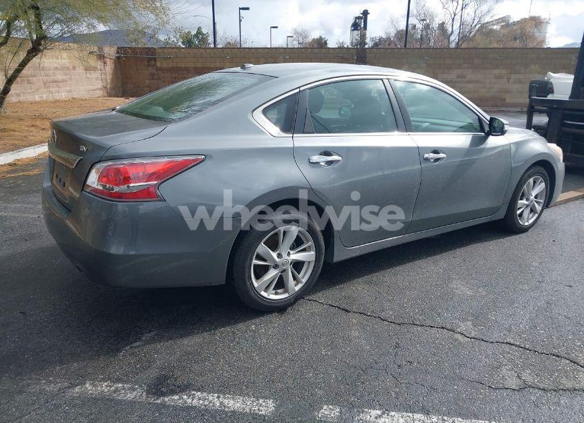 Photo 4 of 2015 Nissan Altima 2.5 SV (VIN 1N4AL3AP6FC156548)